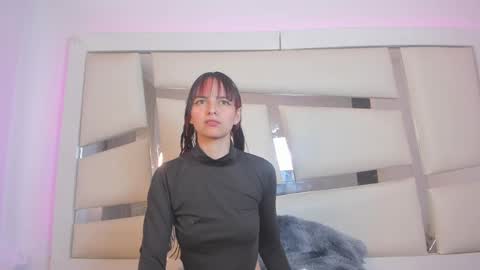 Snapshot of chrystal_jade chatting on February 15, 1:05 pm instagram chrystaljade.1 online show from February 15, 1:05 pm