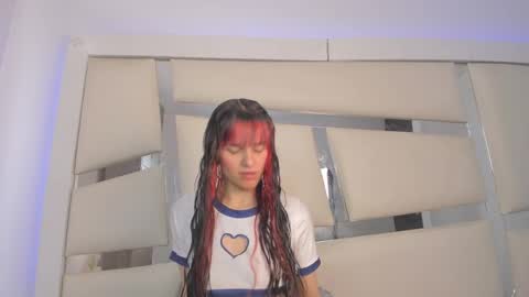 Snapshot of chrystal_jade chatting on February 24, 1:19 pm instagram chrystaljade.1 online show from February 24, 1:19 pm