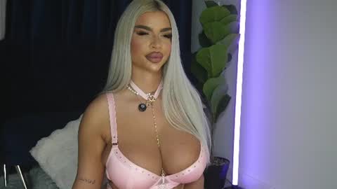 Chrystal online show from June 10, 7:01 pm
