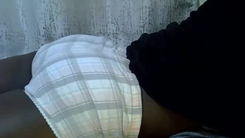 DivaDee online show from April 3, 8:40 pm