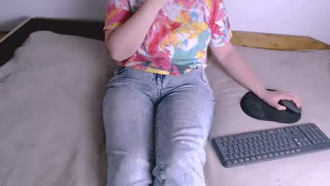 Maia online show from December 13, 8:59 pm