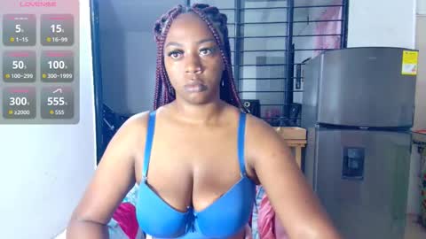 Snapshot of ciaraebonyxxx chatting on October 15, 9:56 am ciaraebonyxxx online show from October 15, 9:56 am