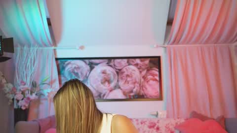Snapshot of ciararider chatting on October 3, 4:39 am Ciara Rider online show from October 3, 4:39 am