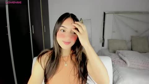 Snapshot of cieloo_ chatting on February 12, 2:44 pm CIELO online show from February 12, 2:44 pm