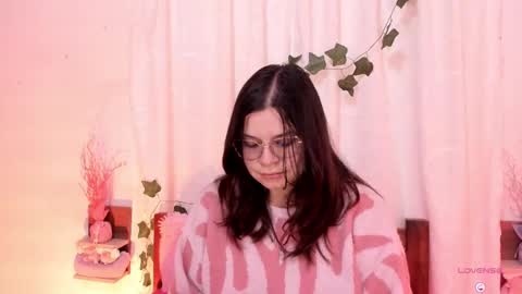 Snapshot of cinderella_lewis chatting on February 18, 4:38 pm Sofi Eva and Mey online show from February 18, 4:38 pm
