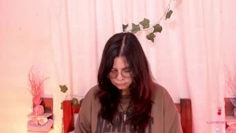Snapshot of cinderella_lewis chatting on February 19, 11:46 pm Sofi Eva and Mey online show from February 19, 11:46 pm