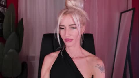 Cindy online show from December 19, 10:07 am