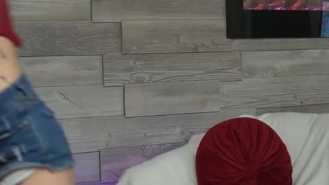 CindyFinesse online show from April 10, 4:02 pm