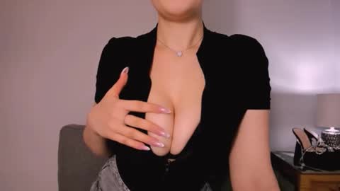 cindyprettywomen online show from April 10, 7:31 pm