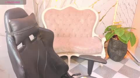 Cinnamon online show from May 22, 9:57 pm