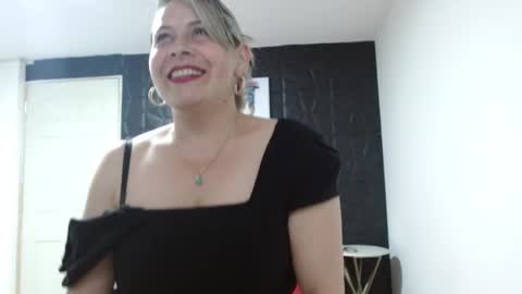 Snapshot of cinthia1609 chatting on January 31, 7:29 pm cinthia1609 online show from January 31, 7:29 pm