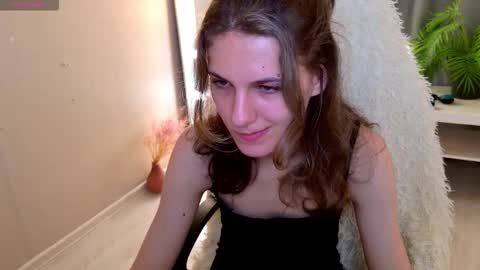 Jennie online show from October 25, 2:03 pm