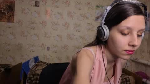 Snapshot of cirabonnet chatting on October 29, 10:19 am Lisa Salivan online show from October 29, 10:19 am