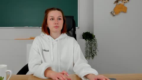 Claire online show from April 5, 3:00 pm