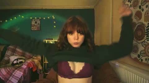 Snapshot of clancyosbourne chatting on February 28, 9:12 pm Clancy online show from February 28, 9:12 pm