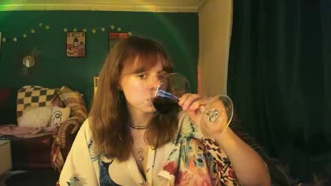Snapshot of clancyosbourne chatting on September 24, 7:24 pm Clancy online show from September 24, 7:24 pm