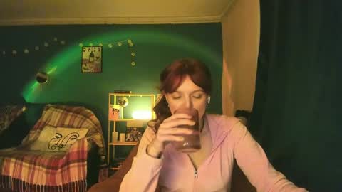 Snapshot of clancyosbourne chatting on March 7, 8:55 pm Clancy online show from March 7, 8:55 pm
