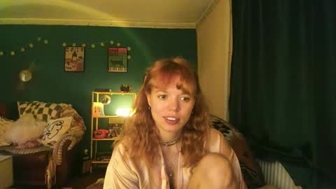Snapshot of clancyosbourne chatting on September 14, 6:39 pm Clancy online show from September 14, 6:39 pm