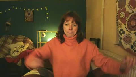 Snapshot of clancyosbourne chatting on February 22, 8:37 pm Clancy online show from February 22, 8:37 pm