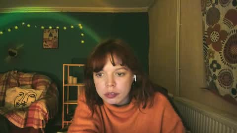 Snapshot of clancyosbourne chatting on February 18, 8:37 pm Clancy online show from February 18, 8:37 pm