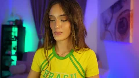 Snapshot of clara_smile chatting on October 17, 7:17 pm Clara smile online show from October 17, 7:17 pm