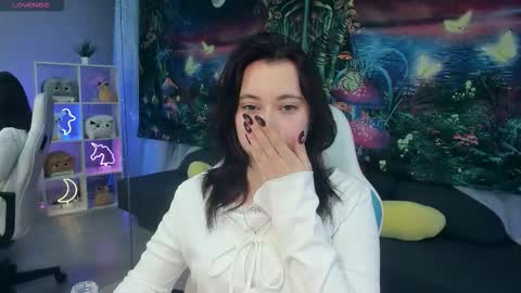 clarabenson online show from October 21, 5:50 pm