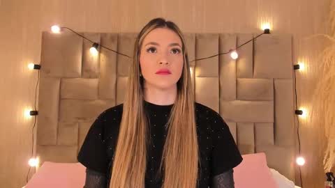Snapshot of claradelmar_ chatting on October 9, 10:41 am Clara del mar online show from October 9, 10:41 am
