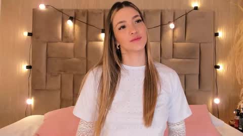 Snapshot of claradelmar_ chatting on October 10, 10:53 am Clara del mar online show from October 10, 10:53 am