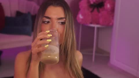 ClaraHazel online show from May 30, 11:52 am