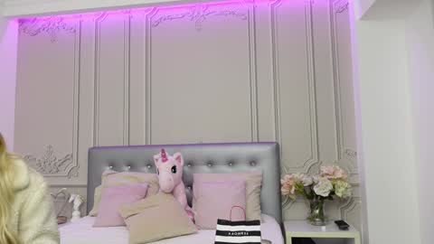 ClaraHazel online show from January 9, 3:15 am