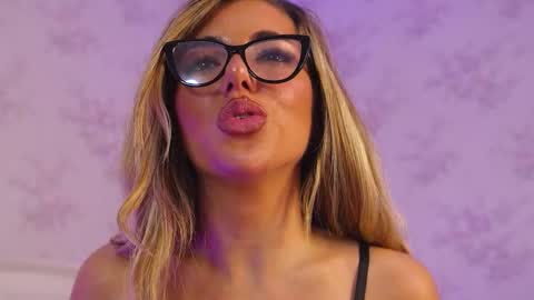 ClaraHazel online show from September 22, 5:28 am