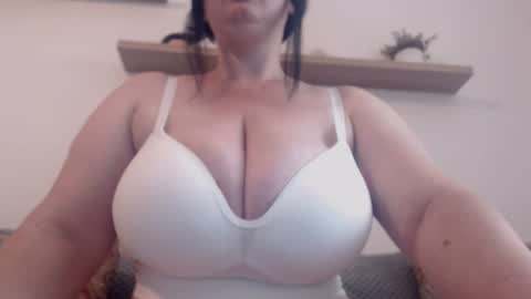 Clara online show from July 4, 10:11 am