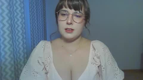 Clara online show from June 10, 5:55 pm