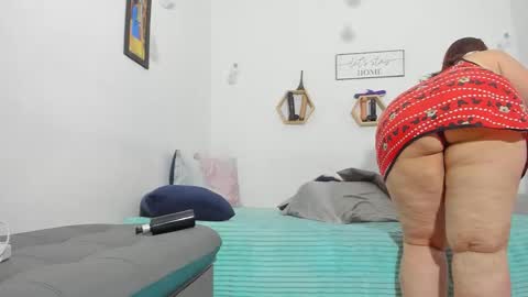 Snapshot of clarise_cooper chatting on October 16, 8:39 am clarise_cooper online show from October 16, 8:39 am
