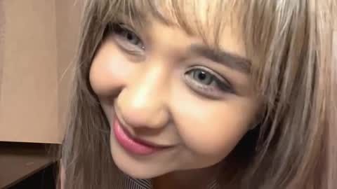 Lara online show from November 14, 6:30 pm