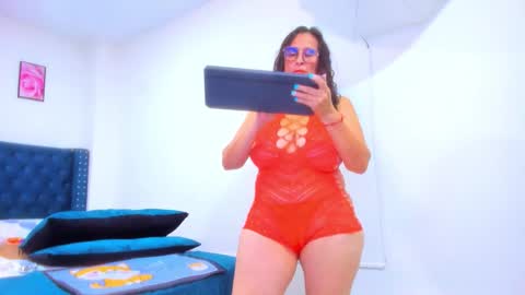 Snapshot of clayr_rosse chatting on October 9, 10:58 pm Clayr online show from October 9, 10:58 pm