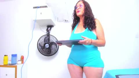 Snapshot of clayr_rosse chatting on September 19, 5:06 am Clayr online show from September 19, 5:06 am