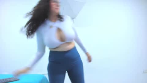 Snapshot of clayr_rosse chatting on September 22, 10:41 pm Clayr online show from September 22, 10:41 pm