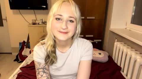 Snapshot of clementinehollner chatting on October 19, 6:21 pm Jenny online show from October 19, 6:21 pm