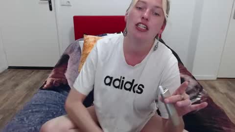 Syl  online show from March 12, 7:14 pm