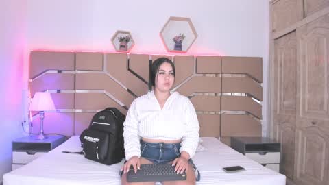 Snapshot of cloe_cifuentes chatting on January 18, 11:32 am Cloe Online de 600 a 1400 online show from January 18, 11:32 am