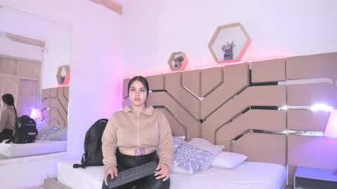 Snapshot of cloe_cifuentes chatting on February 28, 11:25 am Cloe Online de 600 a 1400 online show from February 28, 11:25 am
