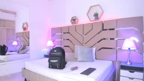 Snapshot of cloe_cifuentes chatting on September 16, 11:29 am Cloe Online de 600 a 1400 online show from September 16, 11:29 am