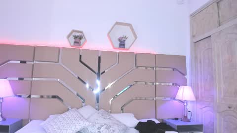 Snapshot of cloe_cifuentes chatting on February 9, 11:25 am Cloe Online de 600 a 1400 online show from February 9, 11:25 am