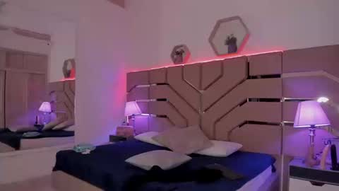 Snapshot of cloe_cifuentes chatting on September 25, 1:10 pm Cloe Online de 600 a 1400 online show from September 25, 1:10 pm
