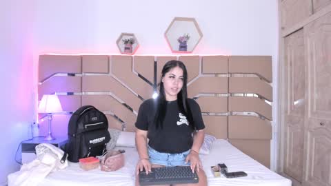 Snapshot of cloe_cifuentes chatting on January 12, 11:50 am Cloe Online de 600 a 1400 online show from January 12, 11:50 am