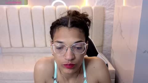 Snapshot of cloe_tx_ chatting on October 10, 7:57 am cloee online show from October 10, 7:57 am