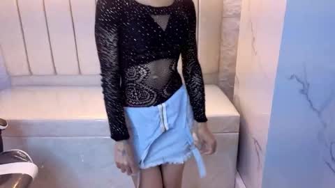 Snapshot of cloe_tx_ chatting on October 17, 3:43 am cloee online show from October 17, 3:43 am