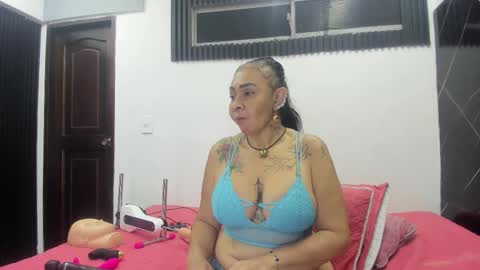 CLOE online show from December 21, 11:58 am