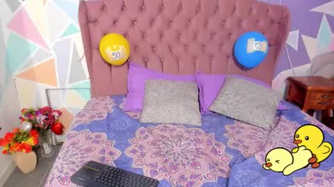 cloeygraweing online show from November 10, 6:36 pm